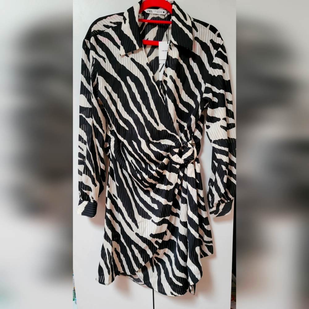 ❤️NWT ZARA Dress (size S)